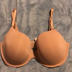 Victoria’s Secret Bra in EUC. Nude. 34DD